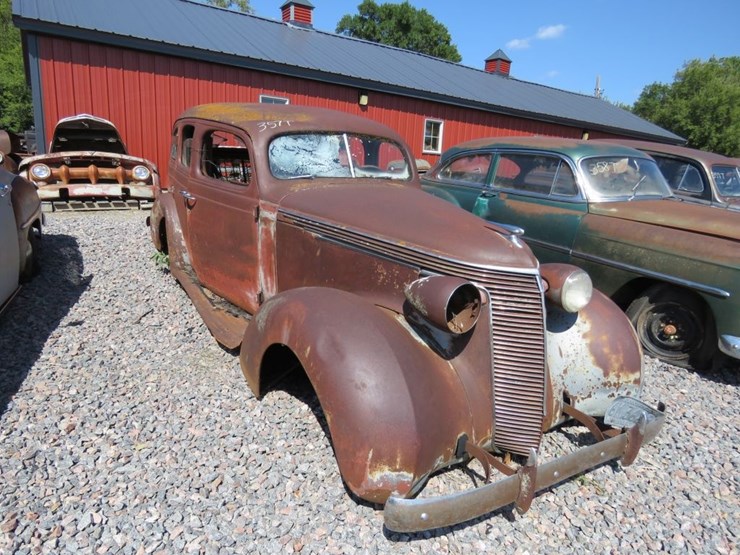 1937-studebaker-dictator-4dr-sedan-image-1