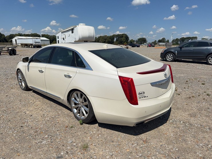 #48220-•-2013-cadillac-xts-sedan-2g61r5s39d9103334-inv#-48220-image-4