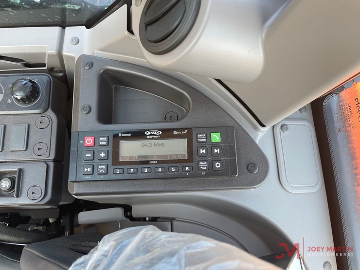 2023-kubota-u55-5-image-22