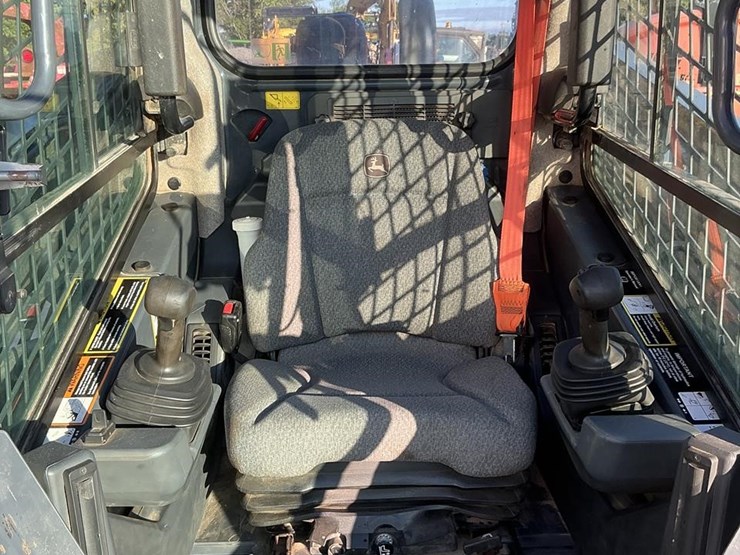 2021-deere-333g-image-14
