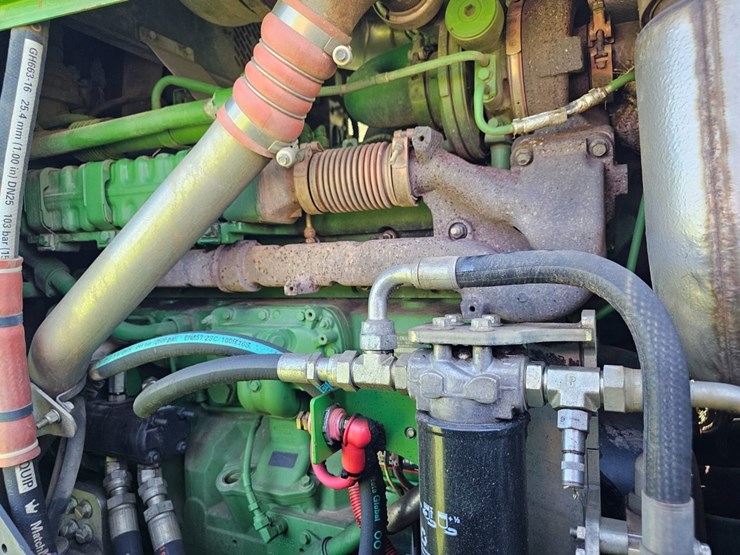 2016-deere-848l-image-11
