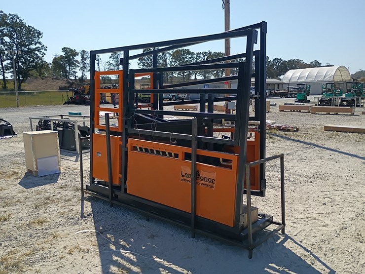 #l85-049-•-landhonor-10'-cattle-squeeze-chute-image-6