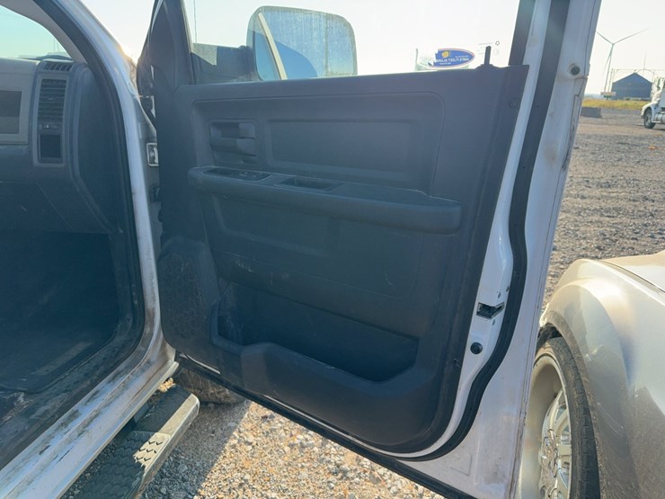 2012-dodge-ram-2500-image-33