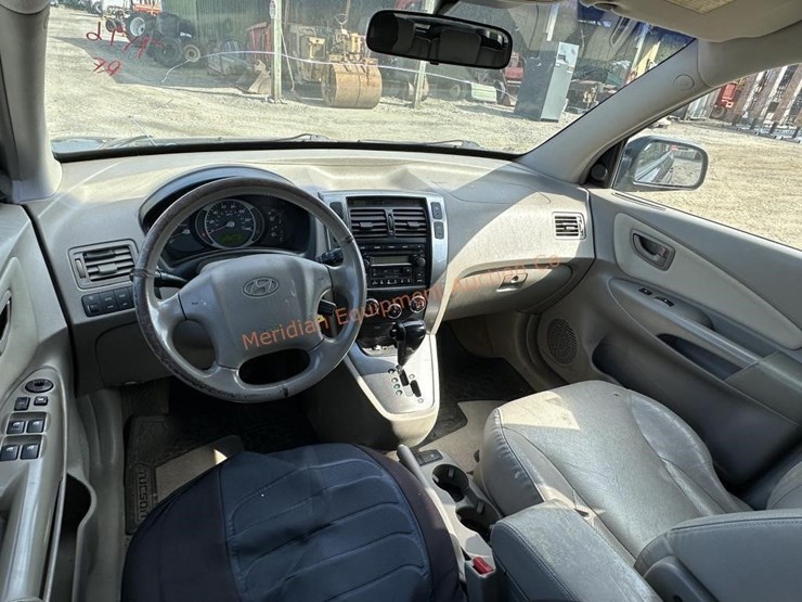 2005-hyundai-tucson-image-22