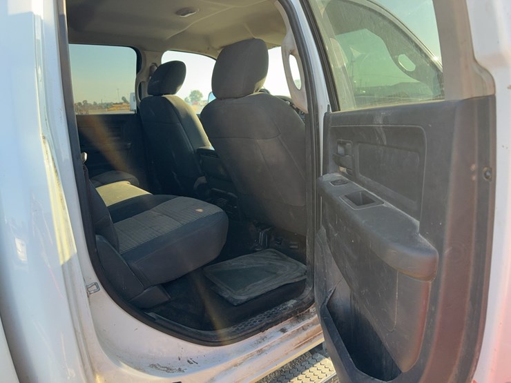 2012-dodge-ram-2500-image-28