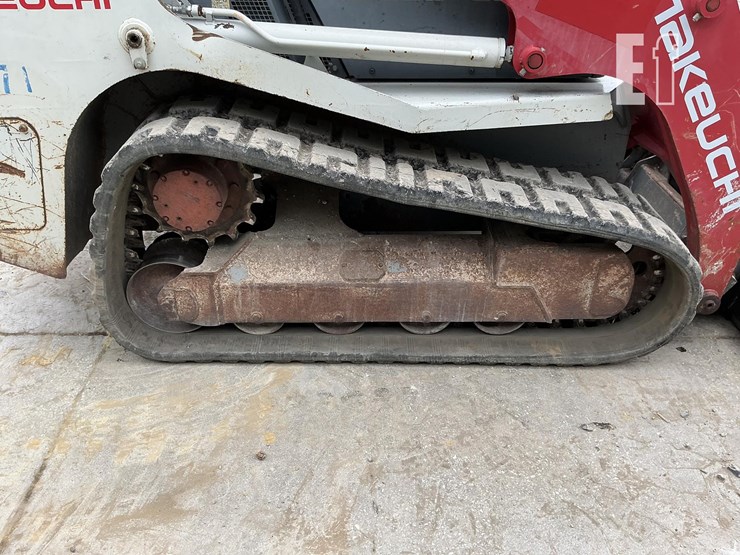 2021-takeuchi-tl8r2-image-11