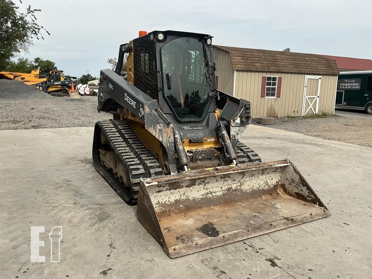 2020-deere-331g-image-6