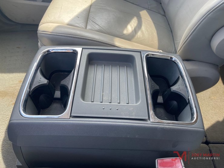 2008-chrysler-town-&-country-image-23