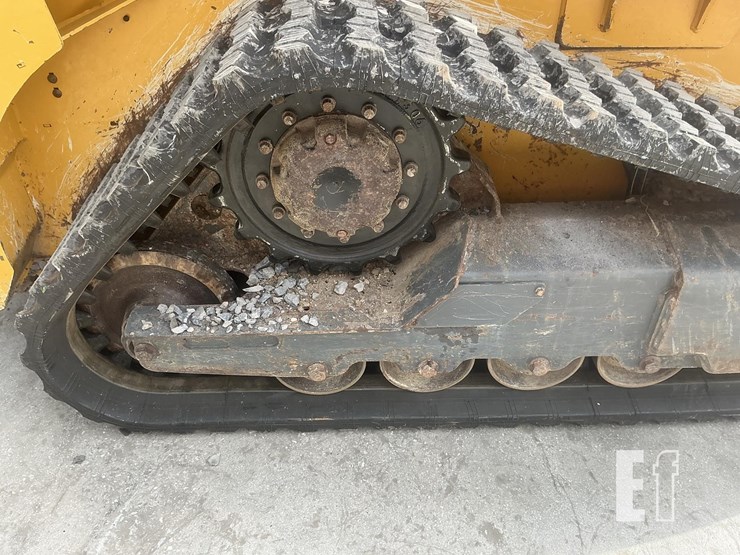 2023-deere-317g-image-10
