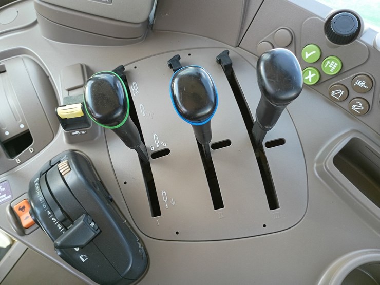 john-deere-6430-image-43