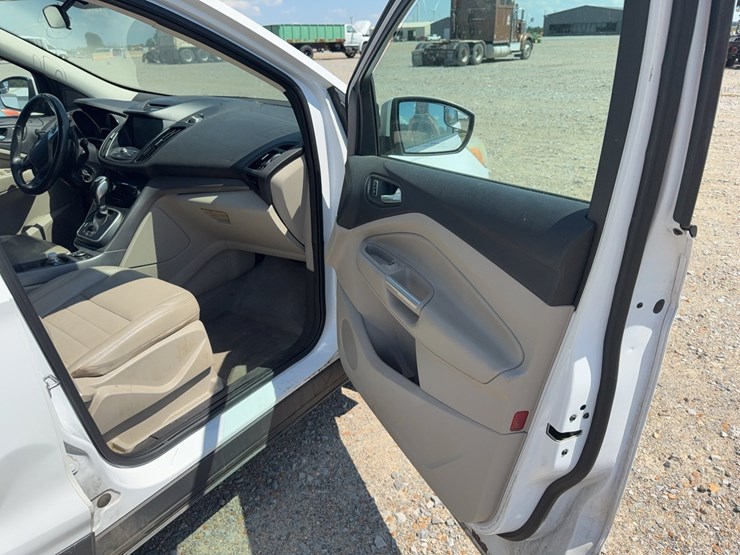 2014-ford-escape-image-25