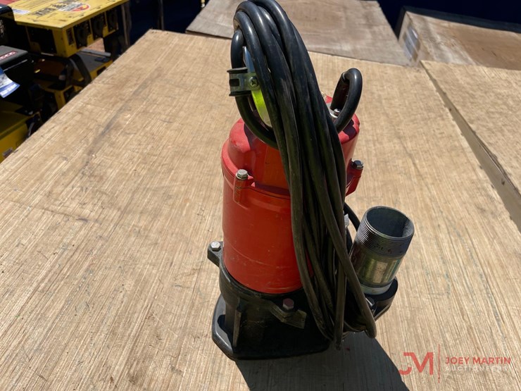 2'-submersible-trash-pump-image-2