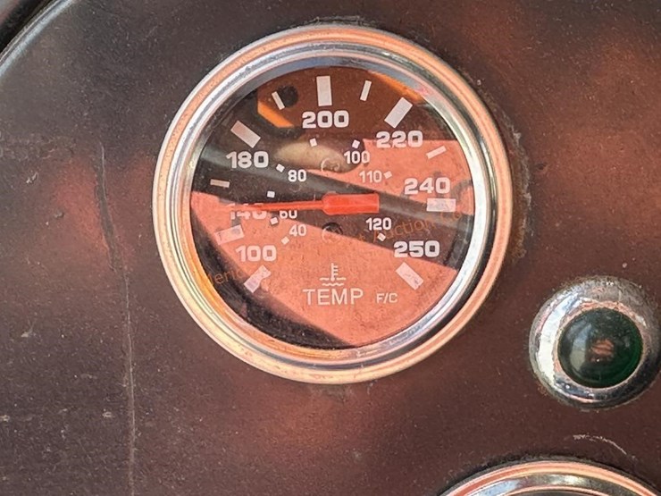 1975-international-s1600-image-31
