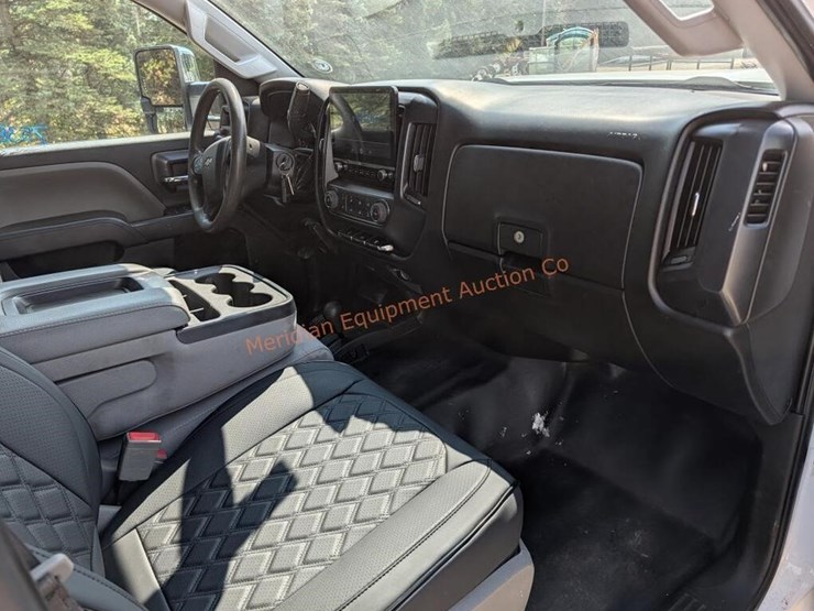 2017-chevrolet-silverado-3500-image-24