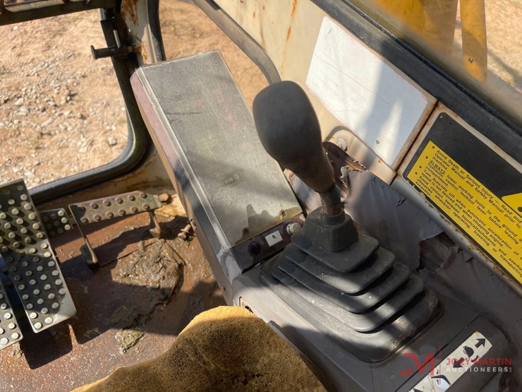 1987-deere-690d-image-24