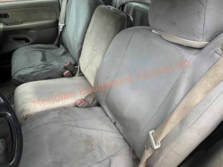 2000-chevrolet-k2500-image-24