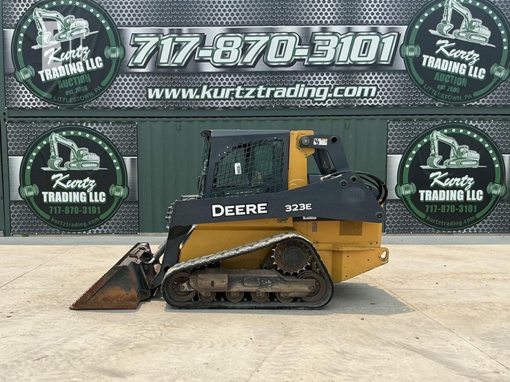 2015-deere-323e-image-1