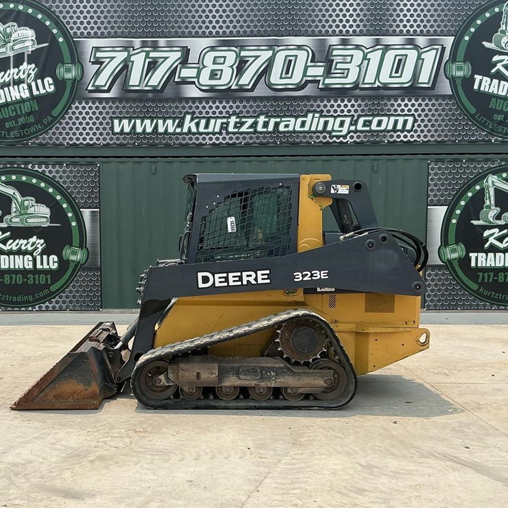 2015 DEERE 323E