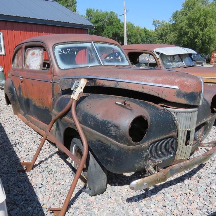 1941 Ford 2dr Sedan Body