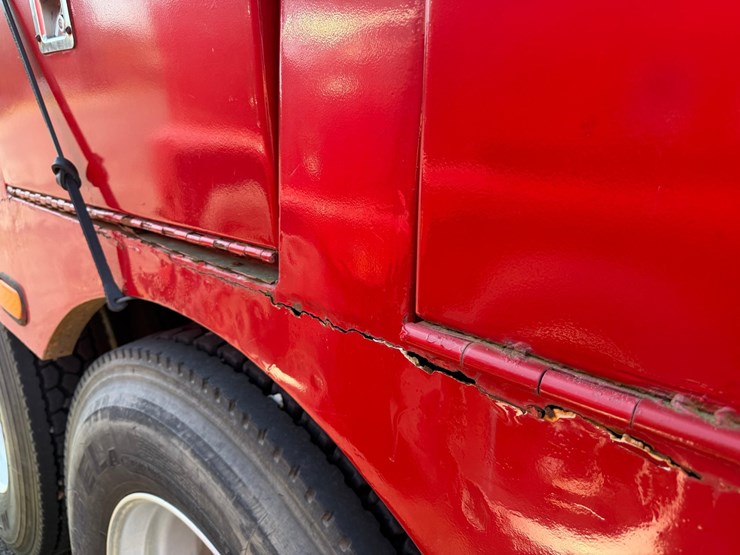1997-peterbilt-378-image-54