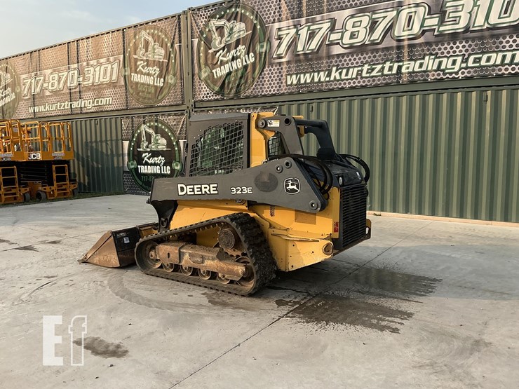 2014-deere-323e-image-2