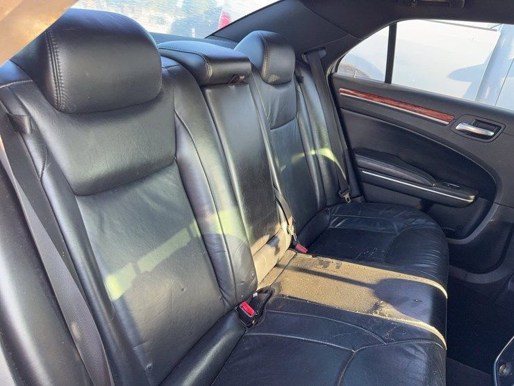 #49682-•-2012-chrysler-300-sedan-2c3ccacg8ch307925-inv#49682-image-27