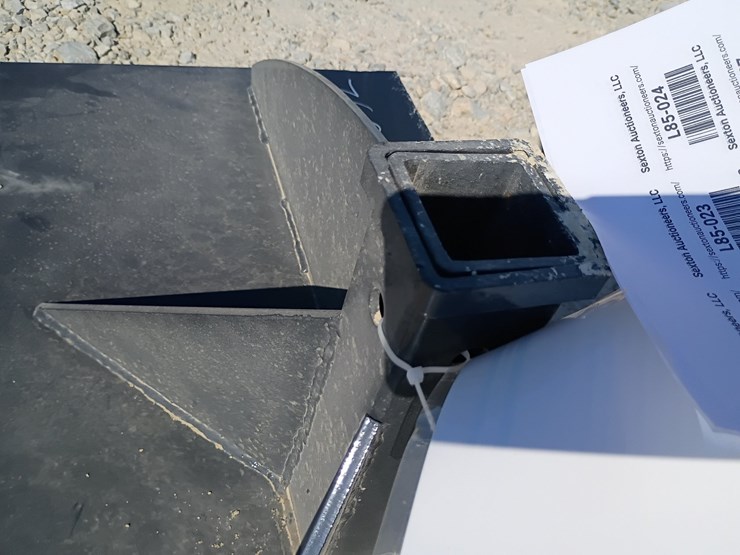 #l85-032-•-landhonor-utility-hitch-adapter-skid-steer-attachment-image-5