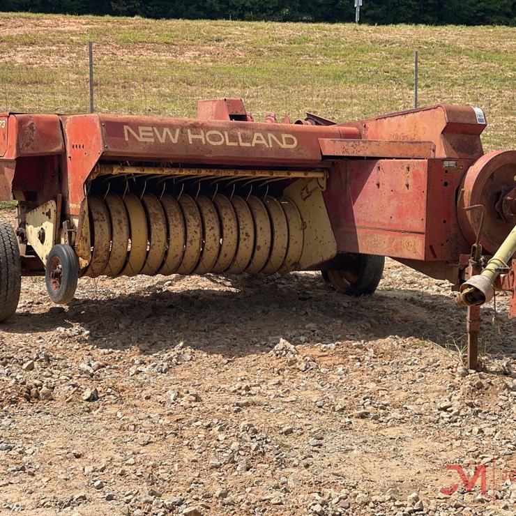 NEW HOLLAND 273