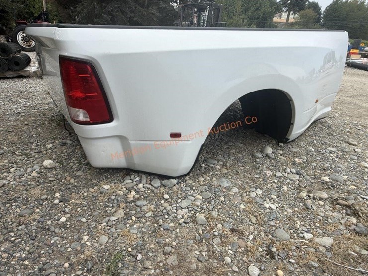 2011-dodge-ram-3500-image-2