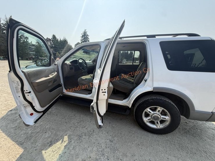 2002-ford-explorer-xlt-image-28