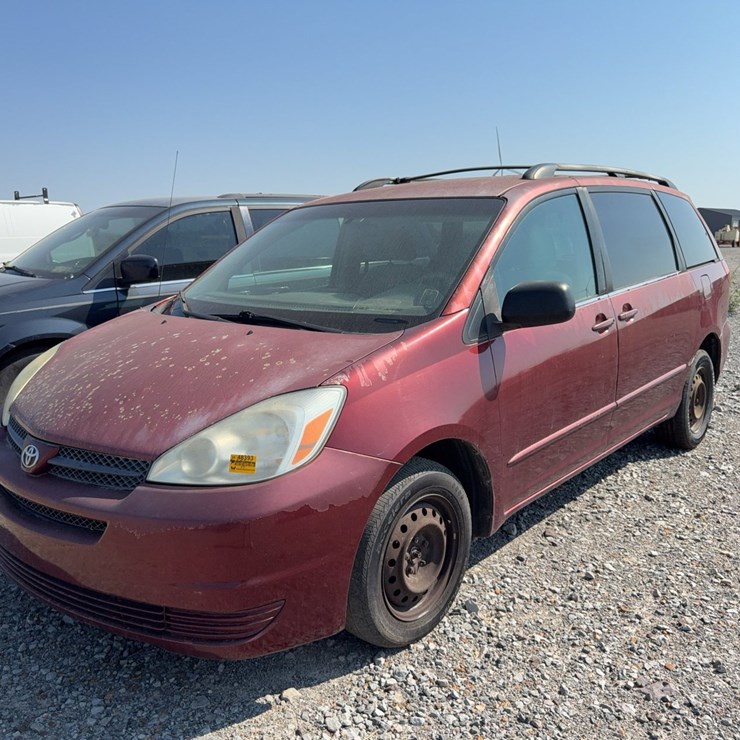 2004 TOYOTA SIENNA