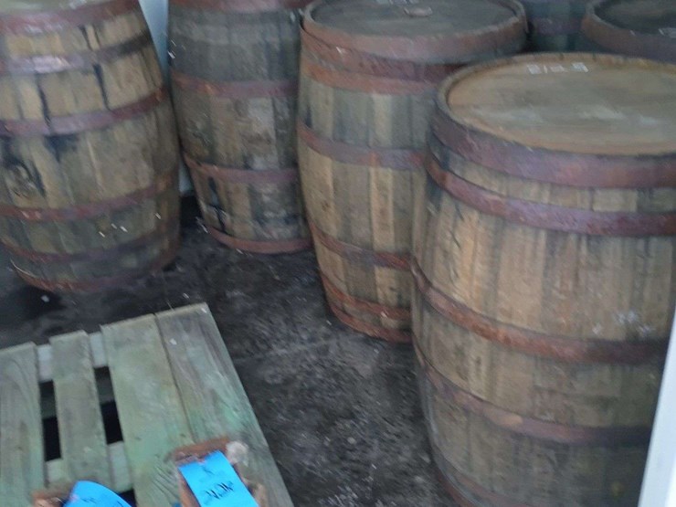 qty-(4)-whiskey-barrels-image-1