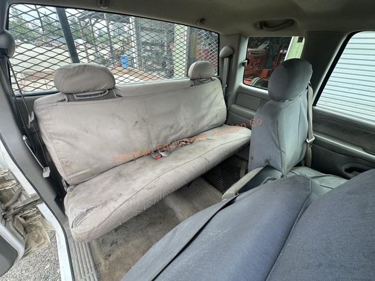 2000-chevrolet-k2500-image-14