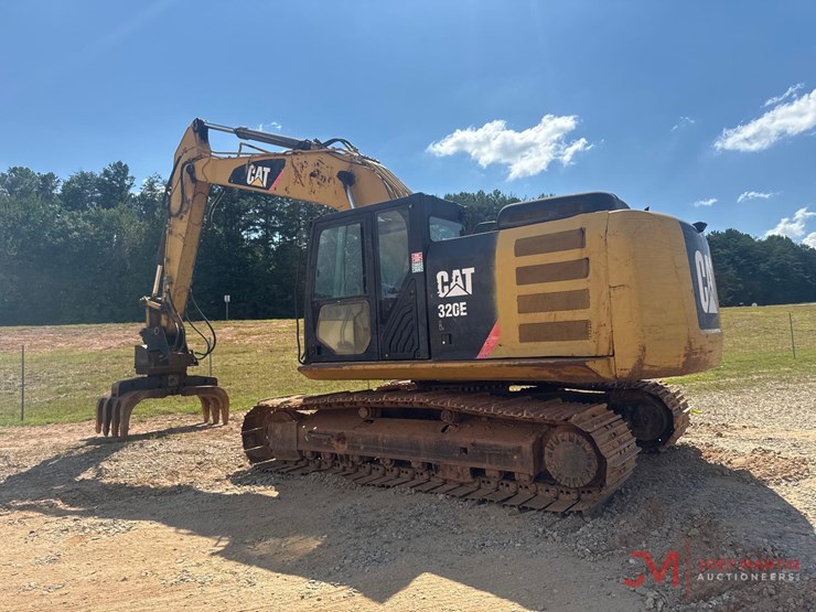 2013-caterpillar-320el-image-2