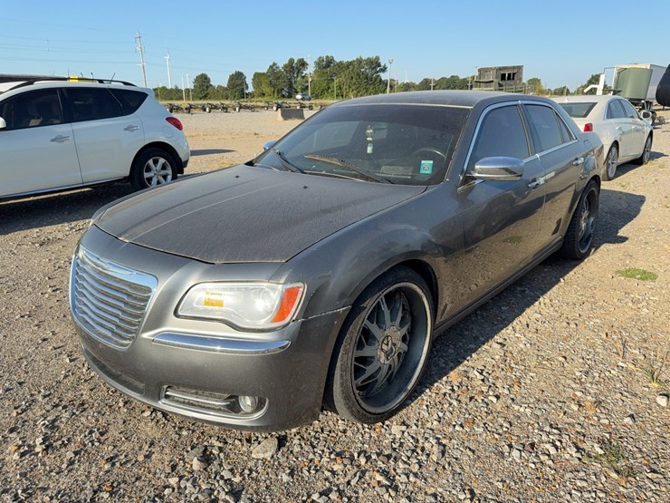 #49682-•-2012-chrysler-300-sedan-2c3ccacg8ch307925-inv#49682-image-1