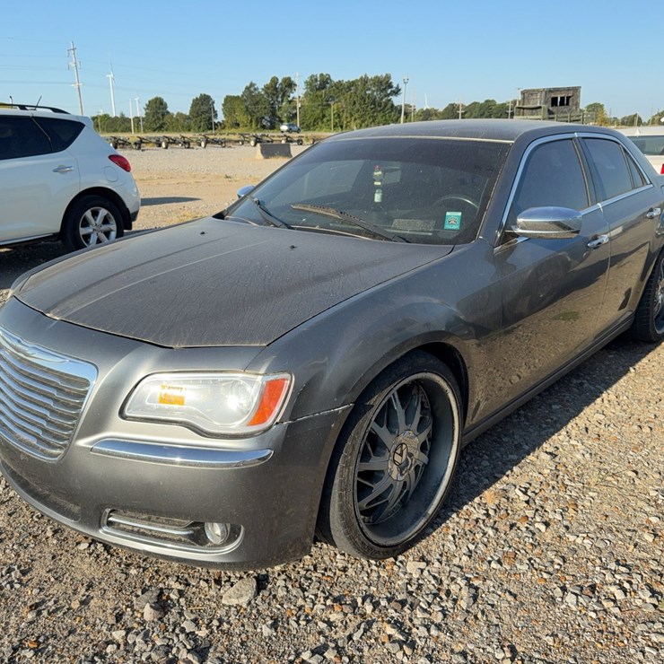 #49682 • 2012 Chrysler 300 Sedan 2C3CCACG8CH307925 INV#49682