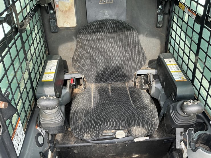 2022-bobcat-t770-image-14