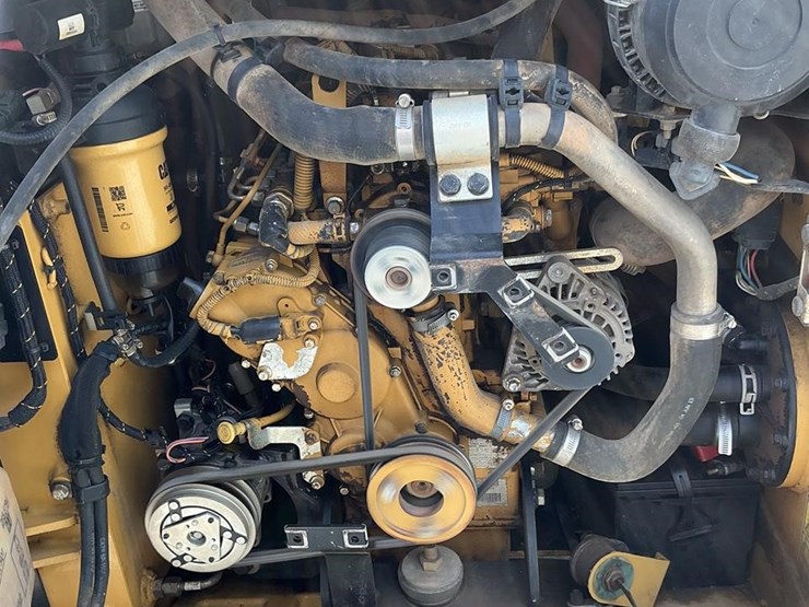 2020-caterpillar-249d3-image-20