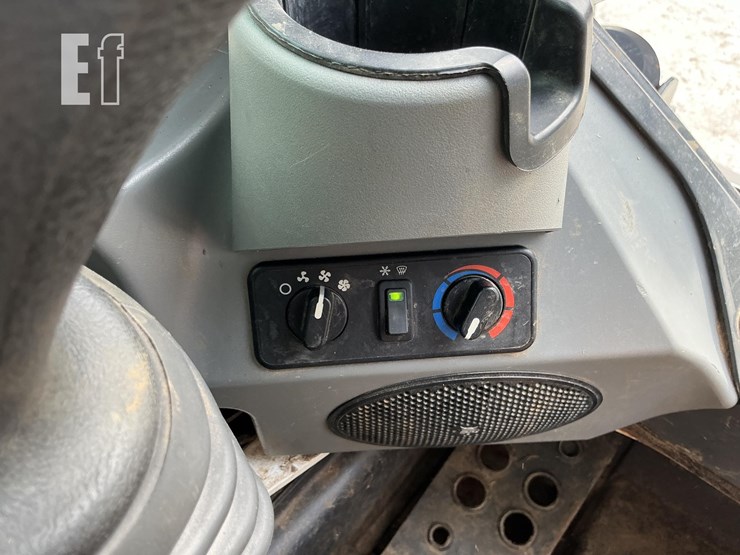 2022-bobcat-t770-image-16