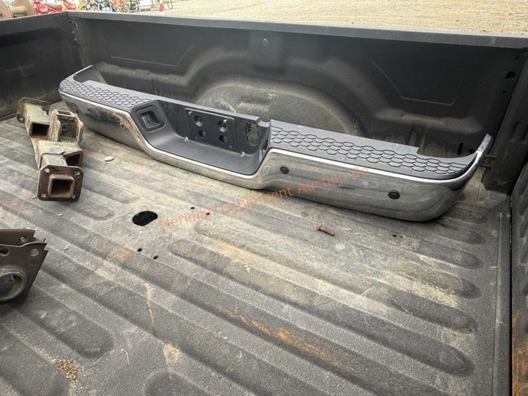 2011-dodge-ram-3500-image-16