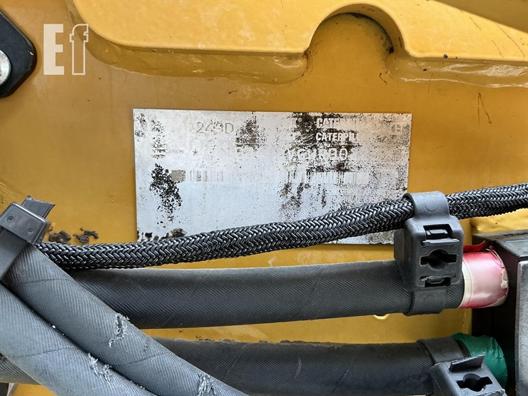 2015-caterpillar-249d-image-20