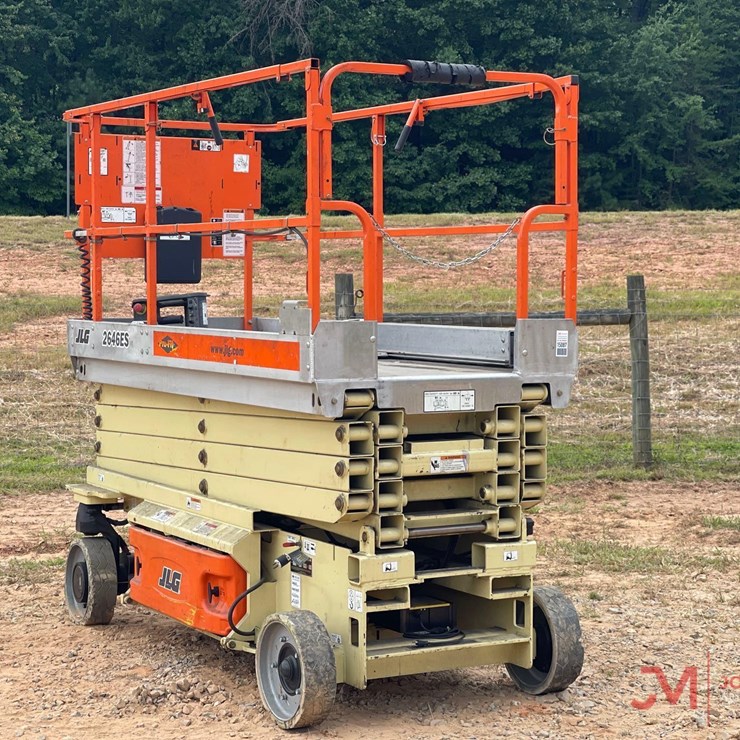 2009 JLG 2646ES