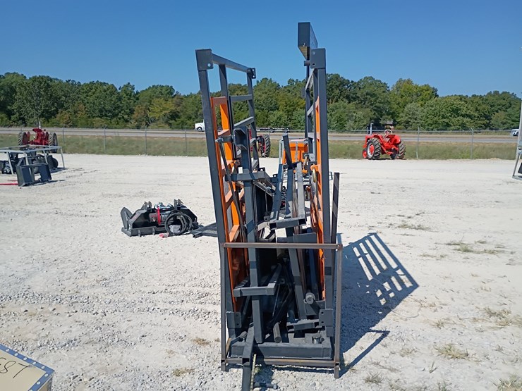 #l85-049-•-landhonor-10'-cattle-squeeze-chute-image-3