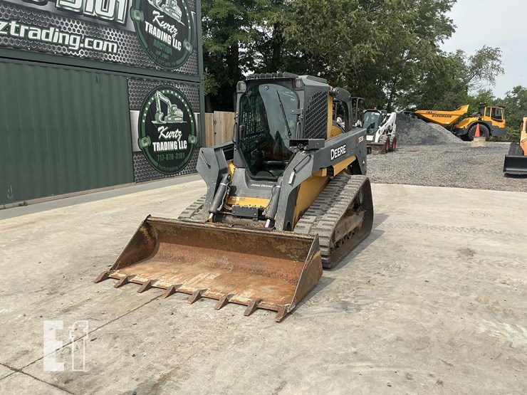2016-deere-333e-image-8