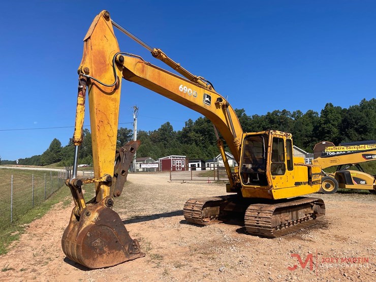 1987-deere-690d-image-3