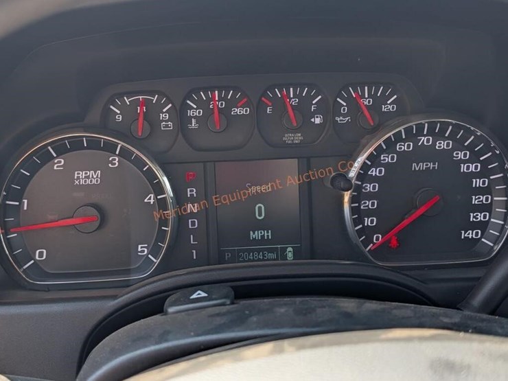 2017-chevrolet-silverado-3500-image-12