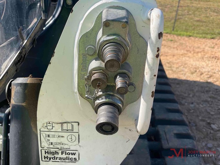 2022-bobcat-t740-image-16