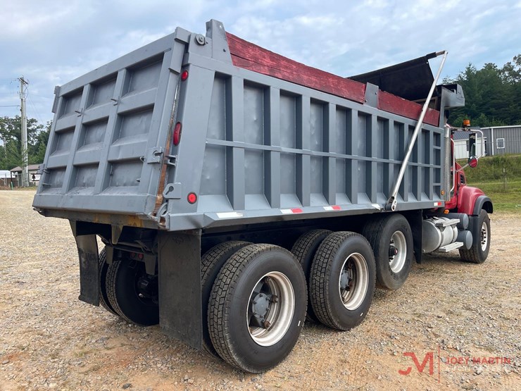 2007-mack-cv713-granite-tri-axle-dump-truck-image-3
