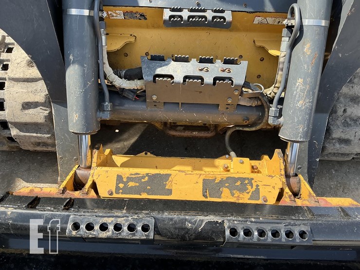 2020-deere-333g-image-12