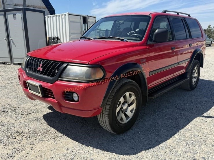 2001-mitsubishi-montero-sport-image-2